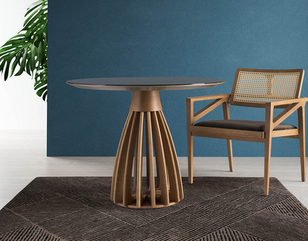 Luxora Table